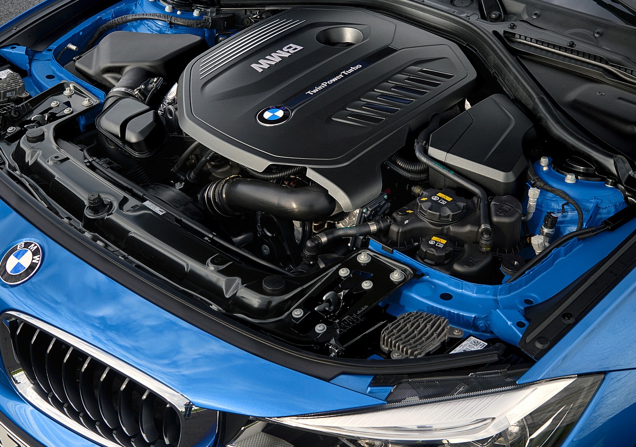 2018 BMW 3 Series engine