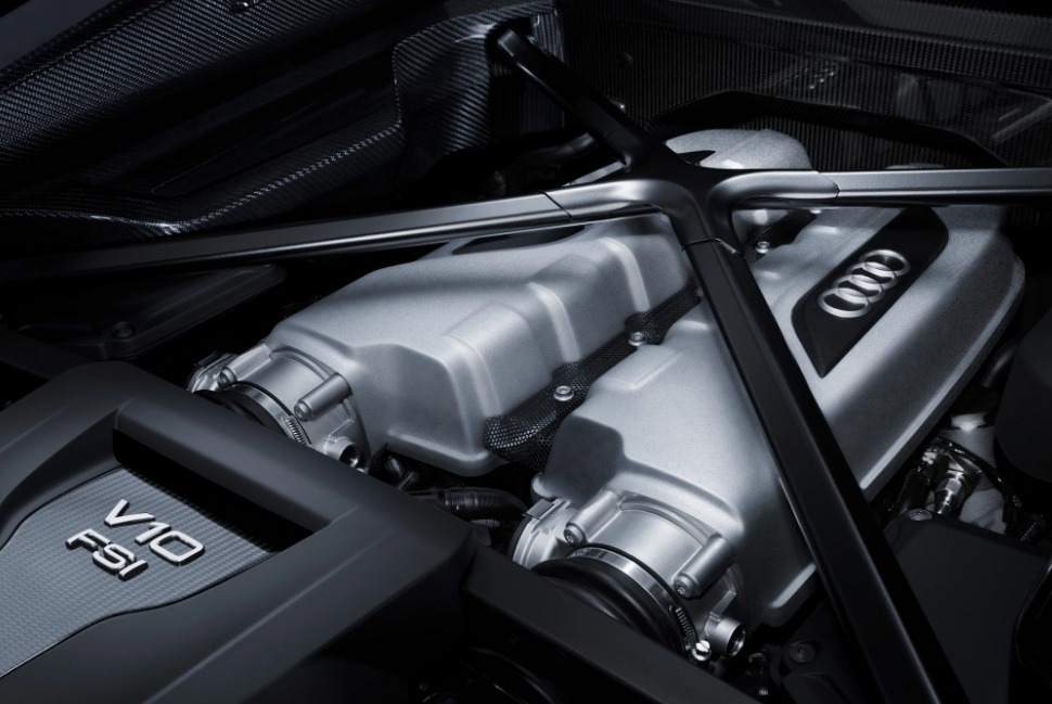 2018 Audi RS8 Engine