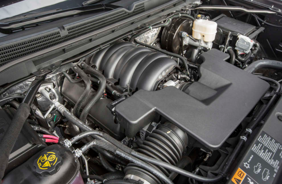 2018 GMC Sierra Engine 2018 GMC Sierra Engine